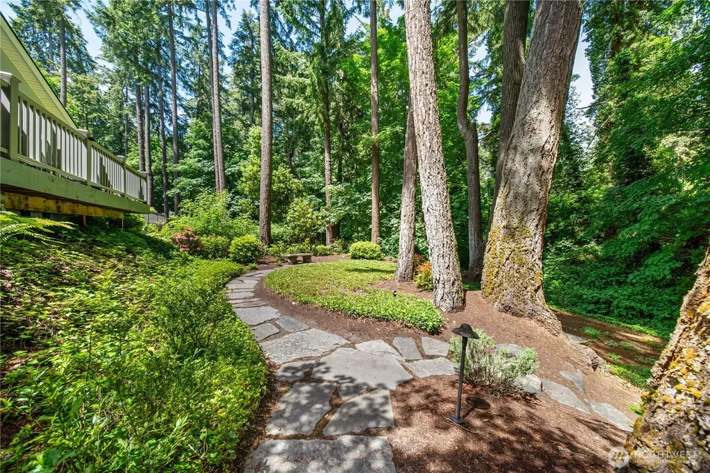 11202 Greystone Drive SW Lakewood WA 98499