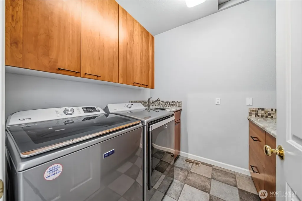 11202 Greystone Drive SW Lakewood WA 98499