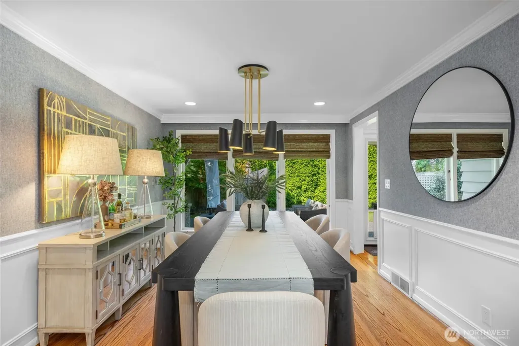 3657 W Viewmont Way W Seattle WA 98199