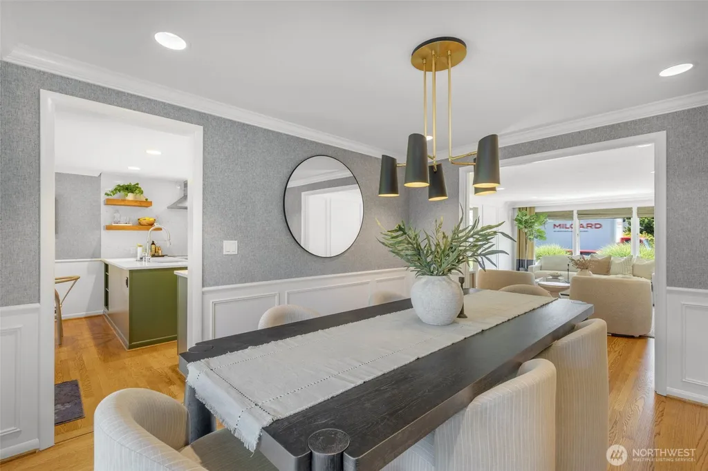 3657 W Viewmont Way W Seattle WA 98199