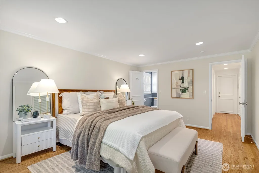 3657 W Viewmont Way W Seattle WA 98199