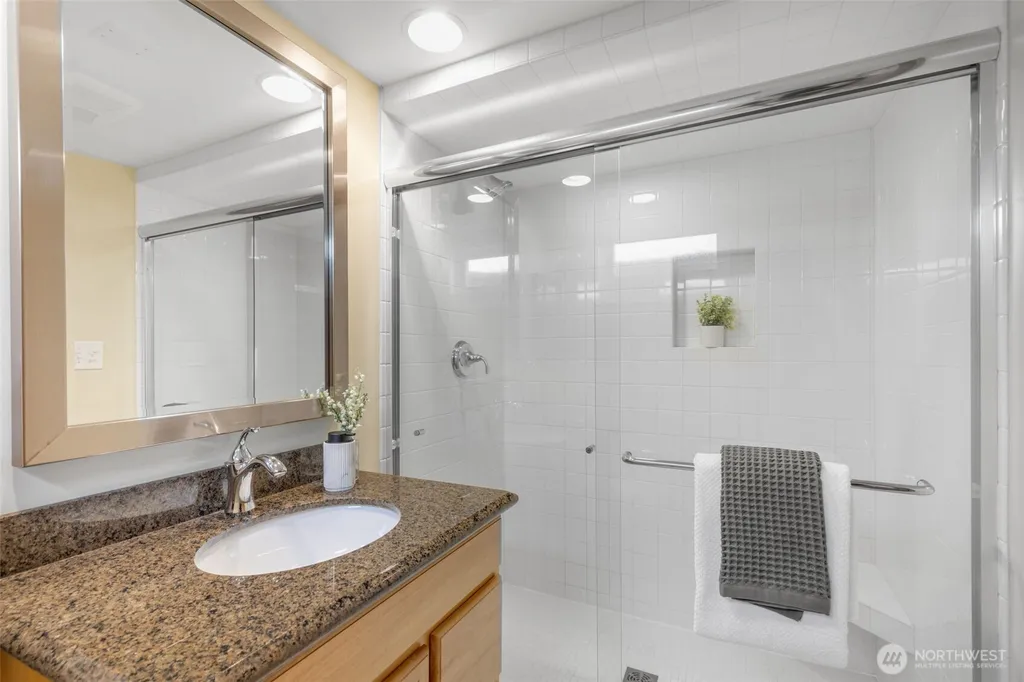 3657 W Viewmont Way W Seattle WA 98199