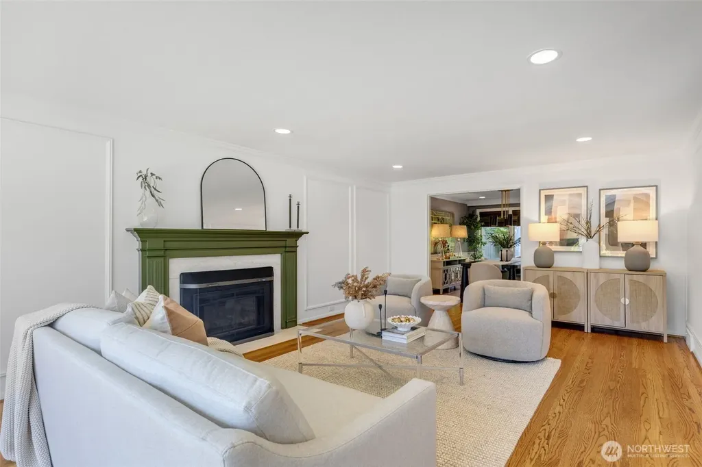 3657 W Viewmont Way W Seattle WA 98199