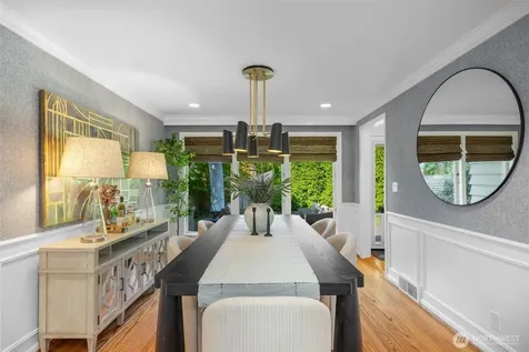 3657 W Viewmont Way W Seattle WA 98199