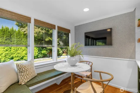 3657 W Viewmont Way W Seattle WA 98199