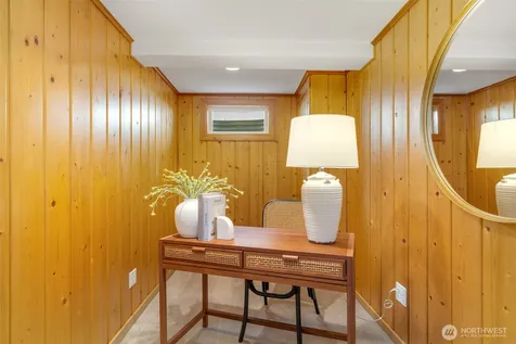 3657 W Viewmont Way W Seattle WA 98199