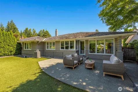 3657 W Viewmont Way W Seattle WA 98199