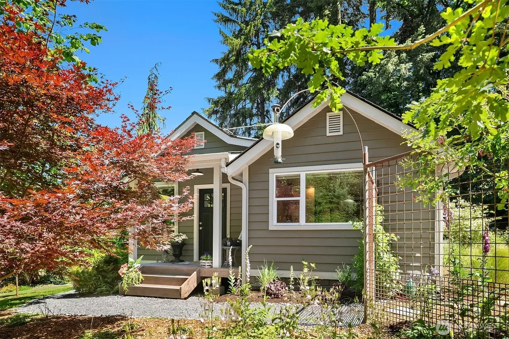 11323 E Riverside Drive Bothell WA 98011