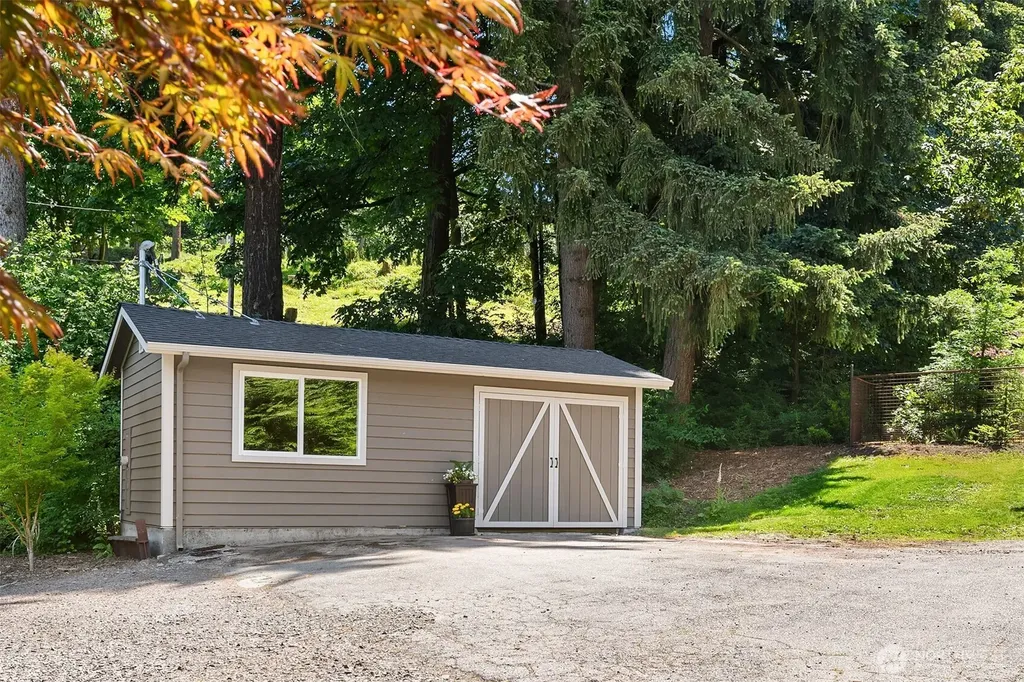11323 E Riverside Drive Bothell WA 98011