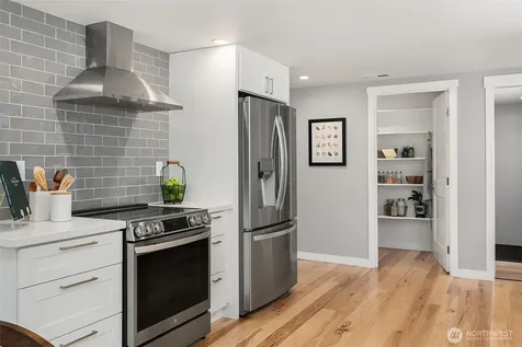 11323 E Riverside Drive Bothell WA 98011