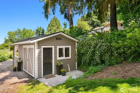 11323 E Riverside Drive Bothell WA 98011