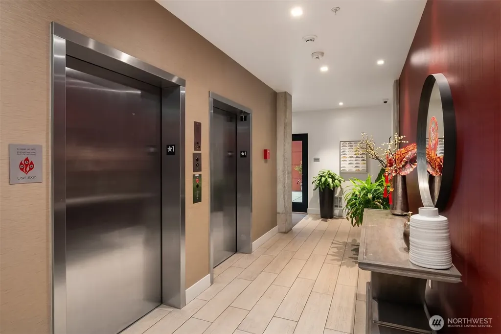 1085 103rd Avenue NE Bellevue WA 98004