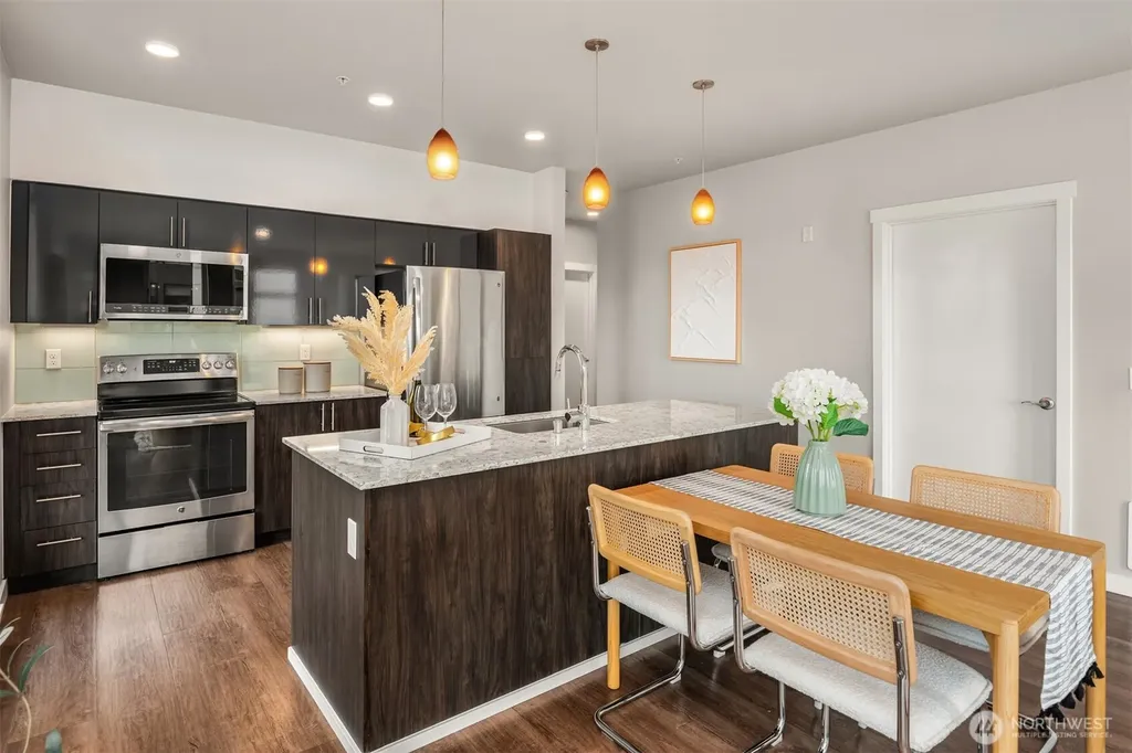 1085 103rd Avenue NE Bellevue WA 98004