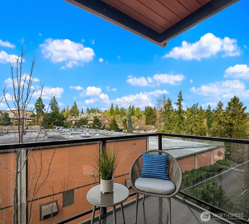 1085 103rd Avenue NE Bellevue WA 98004