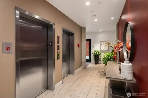 1085 103rd Avenue NE Bellevue WA 98004