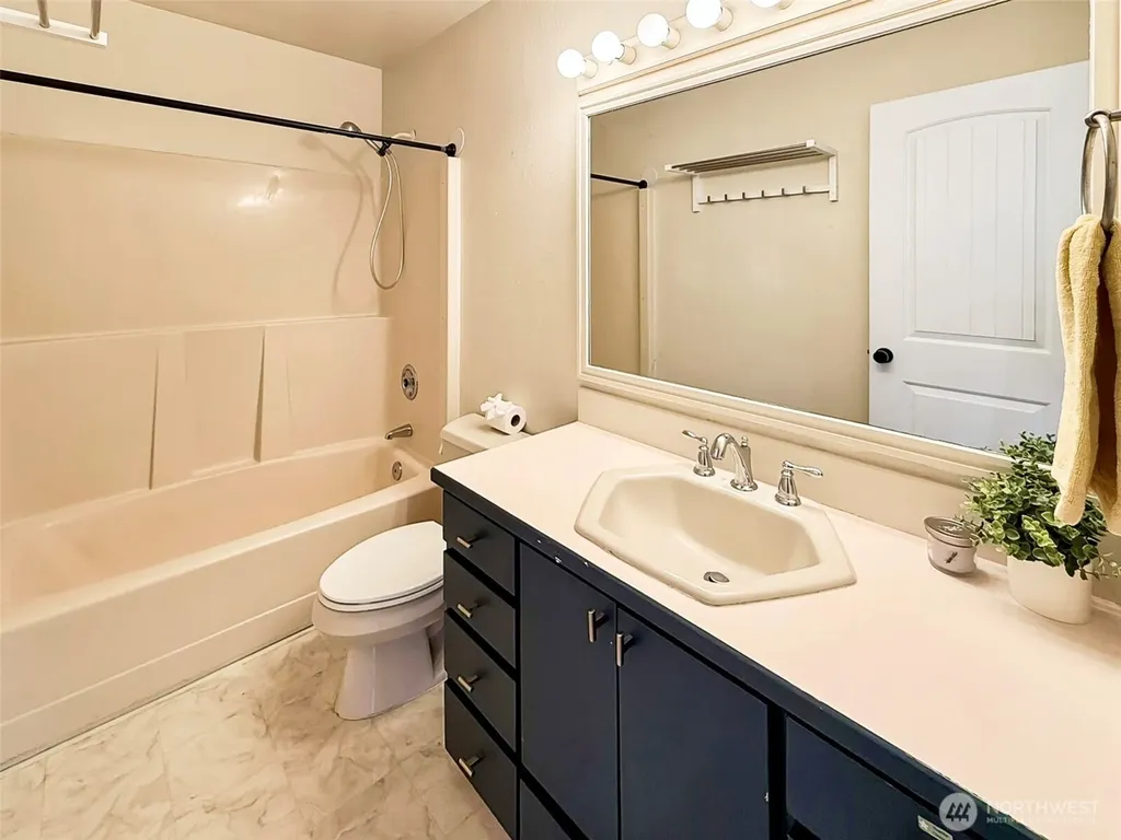 6217 W Beech Street Everett WA 98203