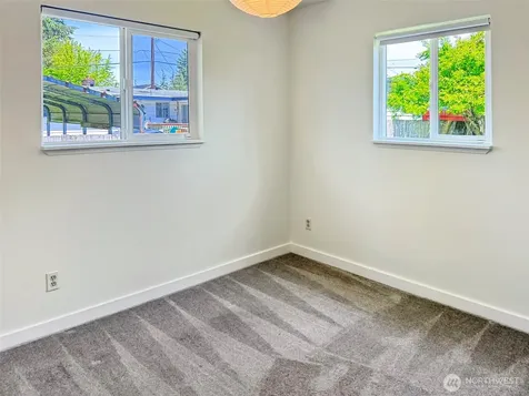 6217 W Beech Street Everett WA 98203