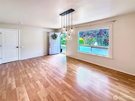 6217 W Beech Street Everett WA 98203