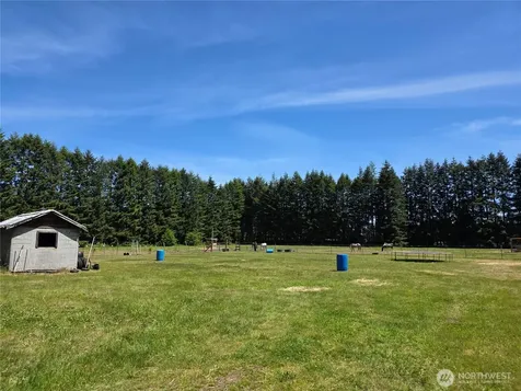 18 Newman Creek Road Elma WA 98541