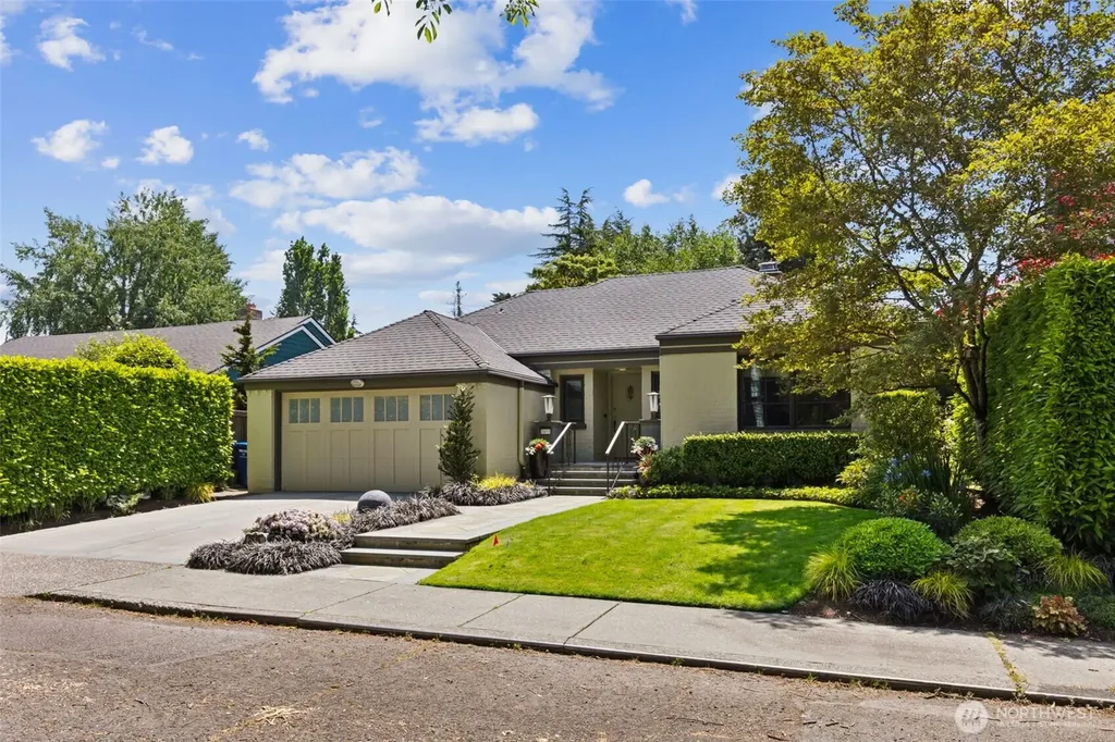 2615 E Garfield Street Seattle WA 98112