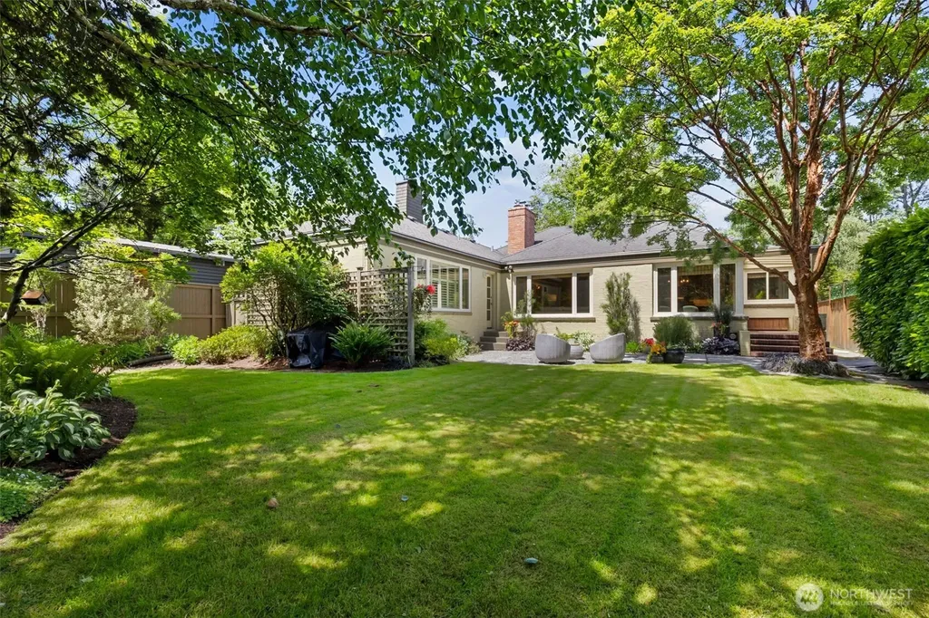 2615 E Garfield Street Seattle WA 98112