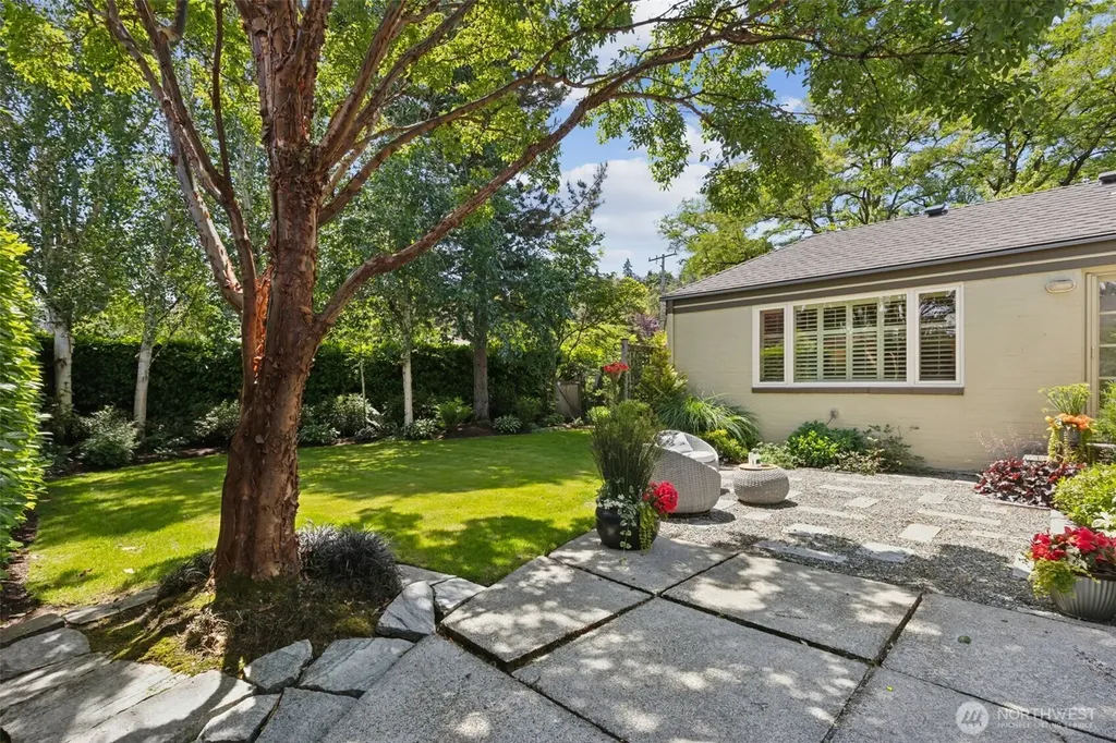 2615 E Garfield Street Seattle WA 98112