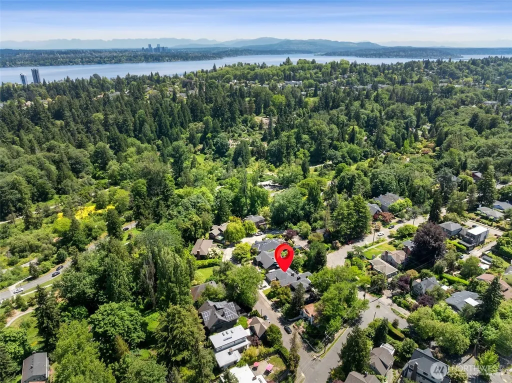 2615 E Garfield Street Seattle WA 98112
