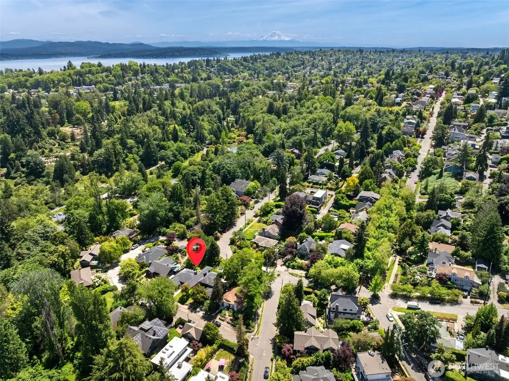 2615 E Garfield Street Seattle WA 98112