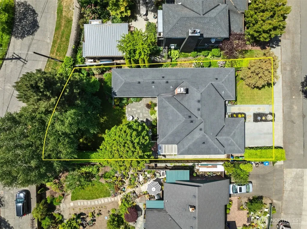 2615 E Garfield Street Seattle WA 98112