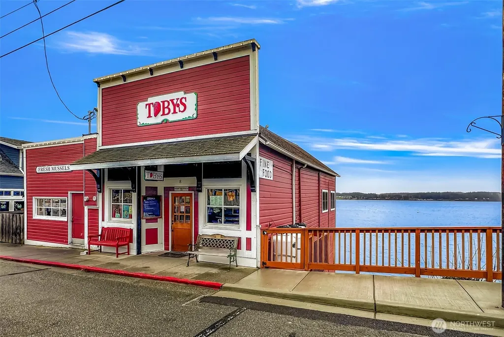 200 NW 1st Street Coupeville WA 98239