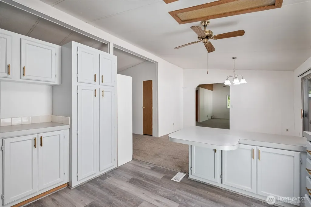2355 Sparrow Loop Kelso WA 98626