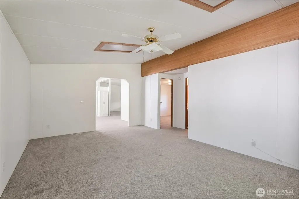 2355 Sparrow Loop Kelso WA 98626