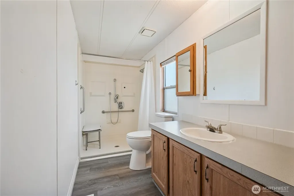 2355 Sparrow Loop Kelso WA 98626