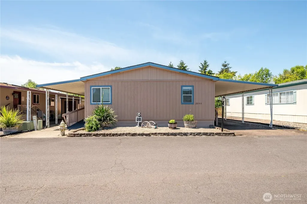 2355 Sparrow Loop Kelso WA 98626