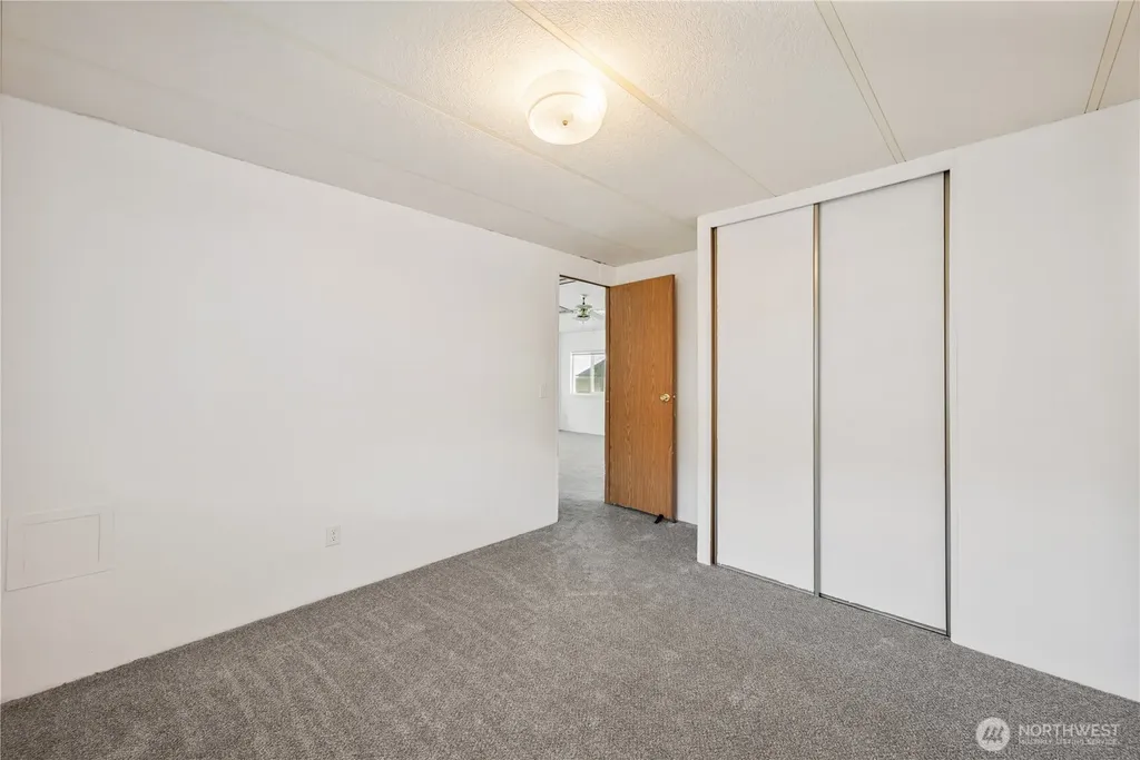 2355 Sparrow Loop Kelso WA 98626