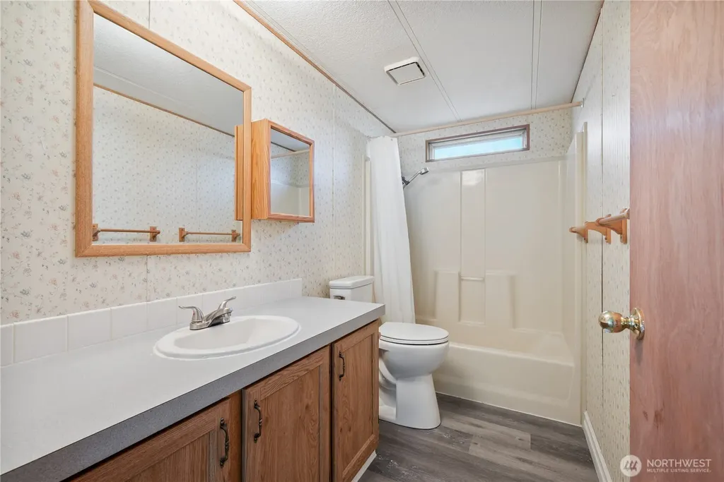 2355 Sparrow Loop Kelso WA 98626