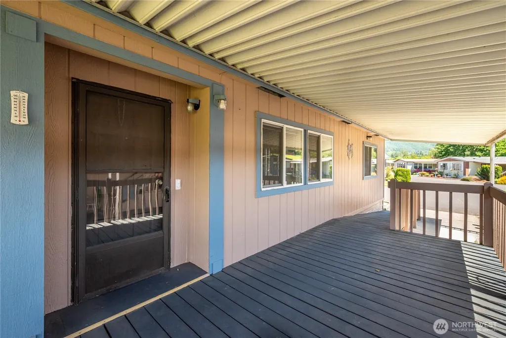 2355 Sparrow Loop Kelso WA 98626