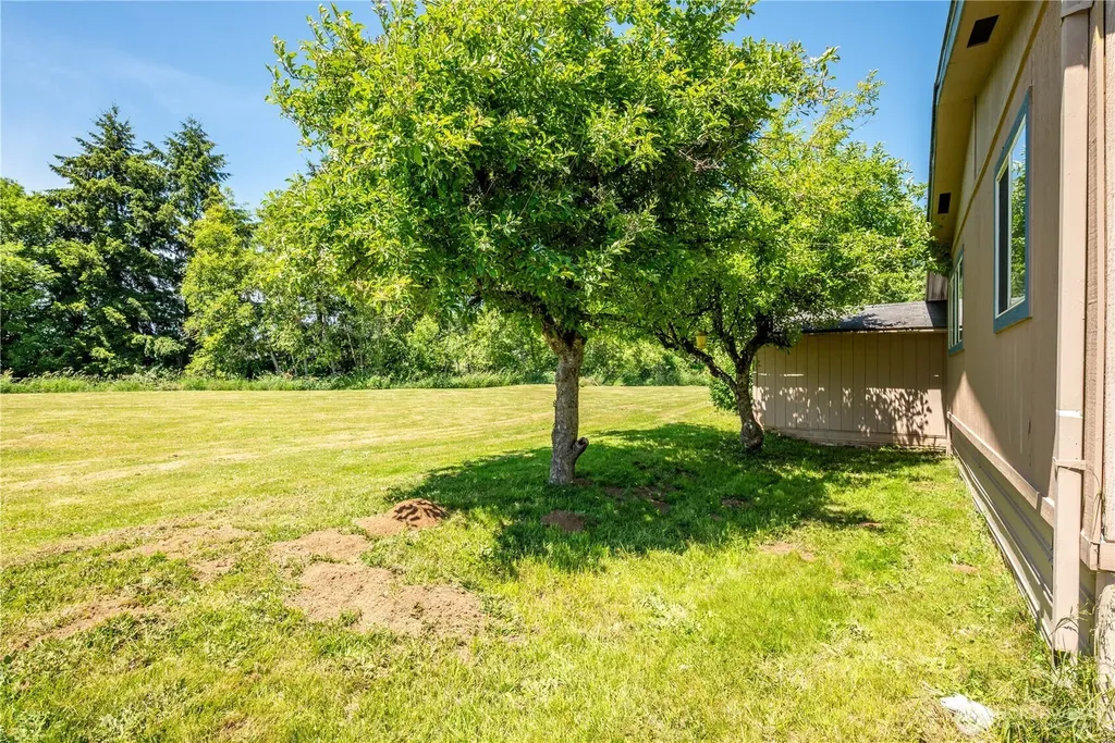 2355 Sparrow Loop Kelso WA 98626