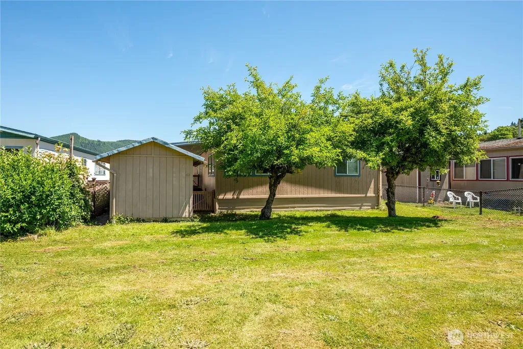2355 Sparrow Loop Kelso WA 98626