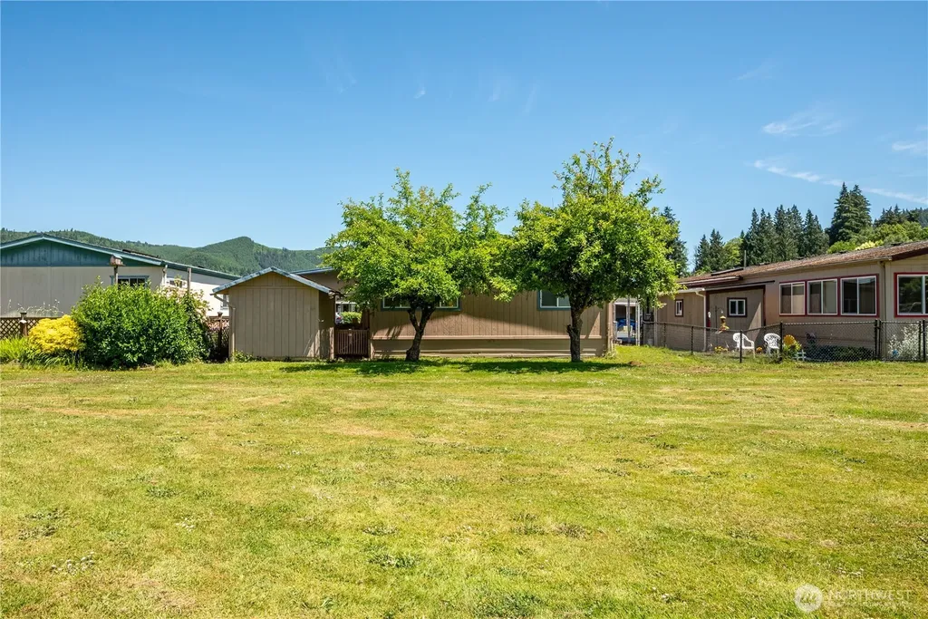 2355 Sparrow Loop Kelso WA 98626
