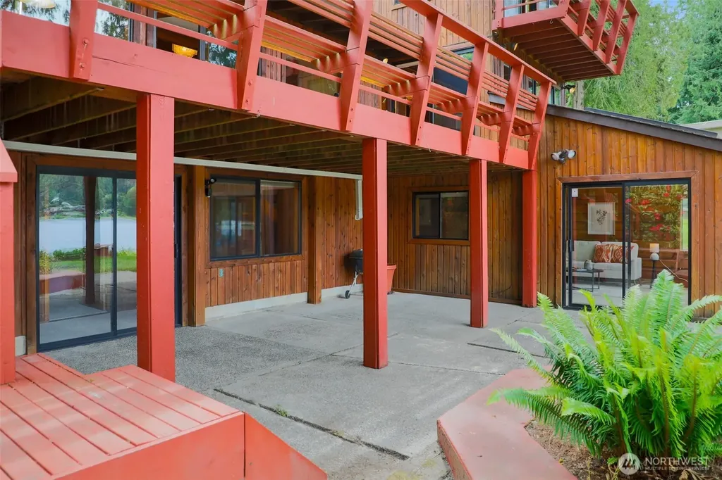 13251 Lake Shore Drive NW Poulsbo WA 98370