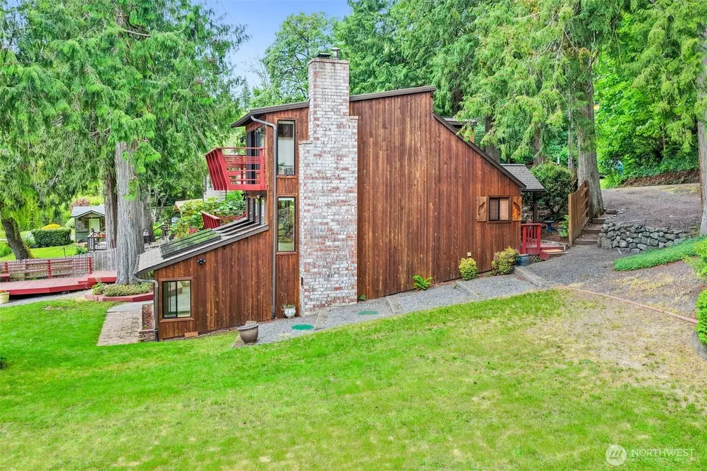 13251 Lake Shore Drive NW Poulsbo WA 98370