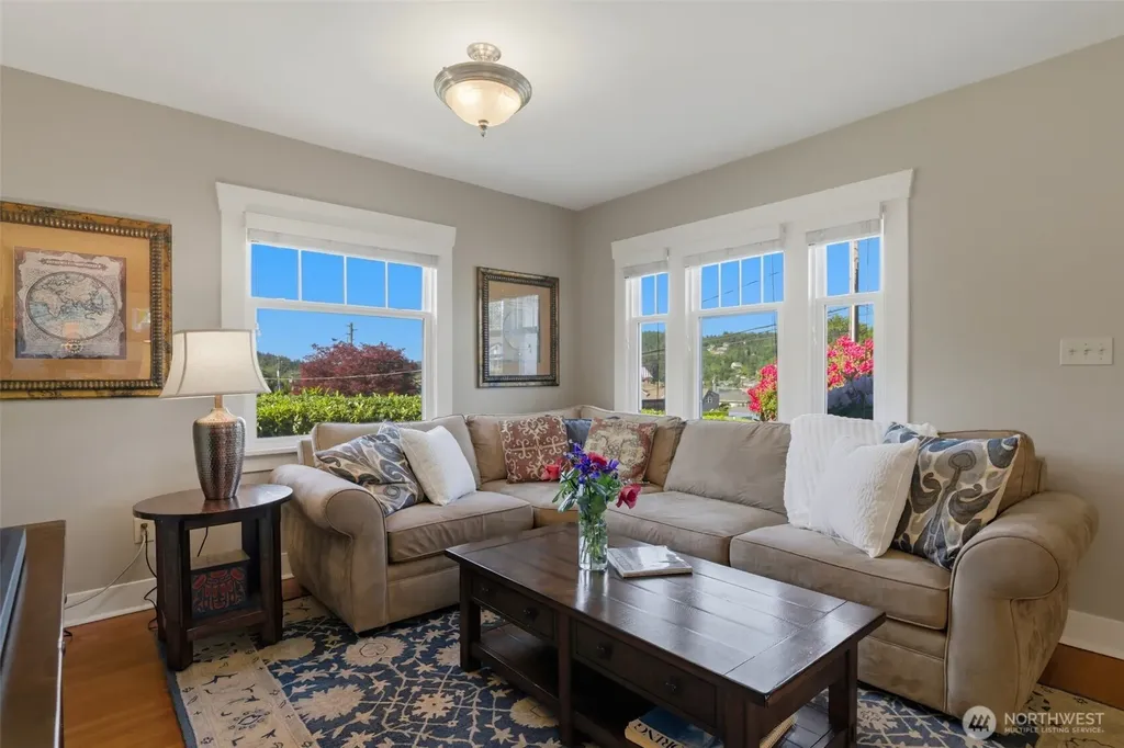 8118 Stinson Avenue Gig Harbor WA 98332
