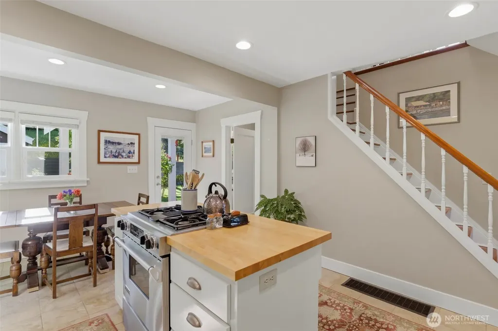 8118 Stinson Avenue Gig Harbor WA 98332
