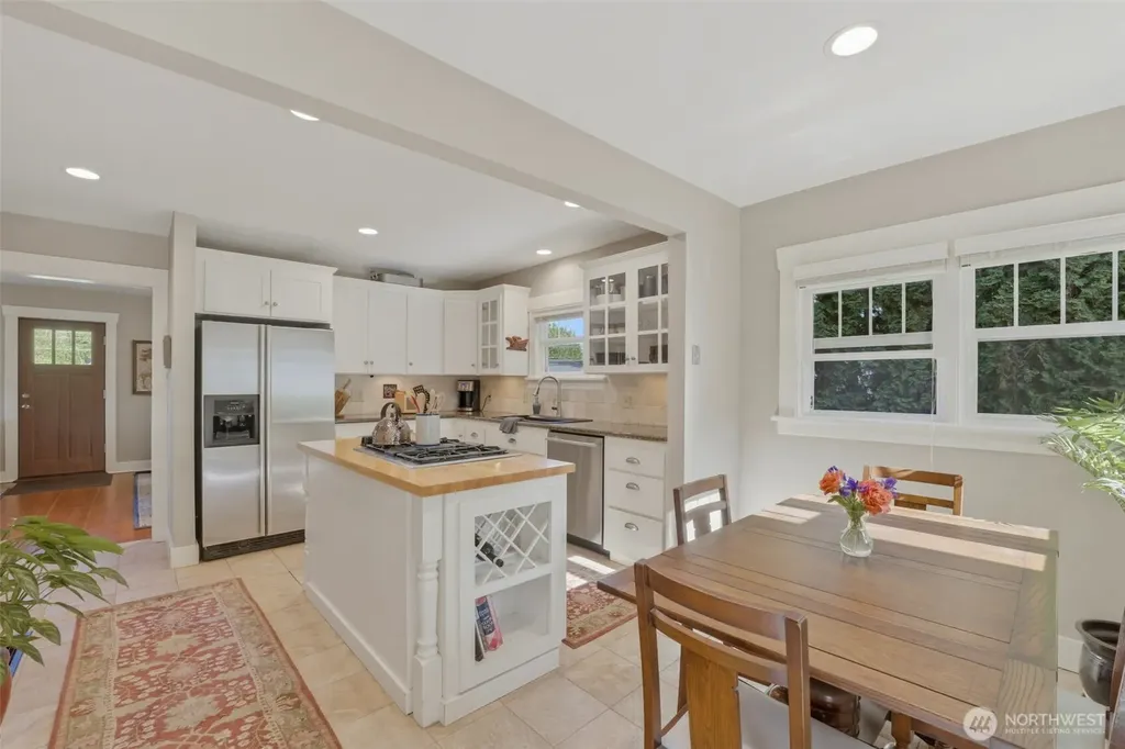 8118 Stinson Avenue Gig Harbor WA 98332
