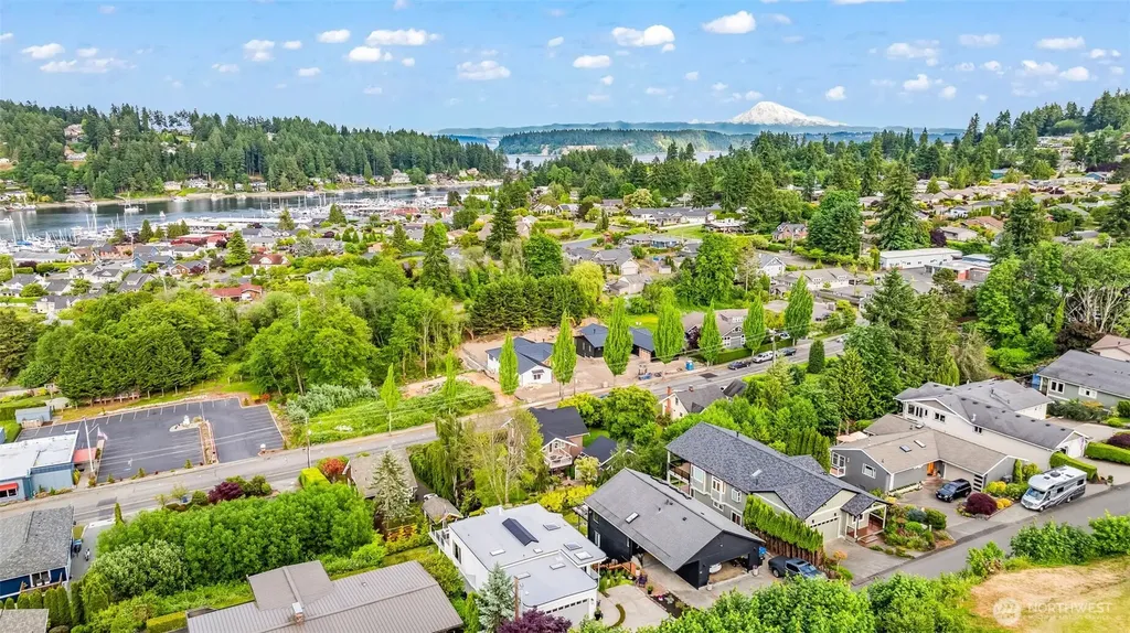 8118 Stinson Avenue Gig Harbor WA 98332