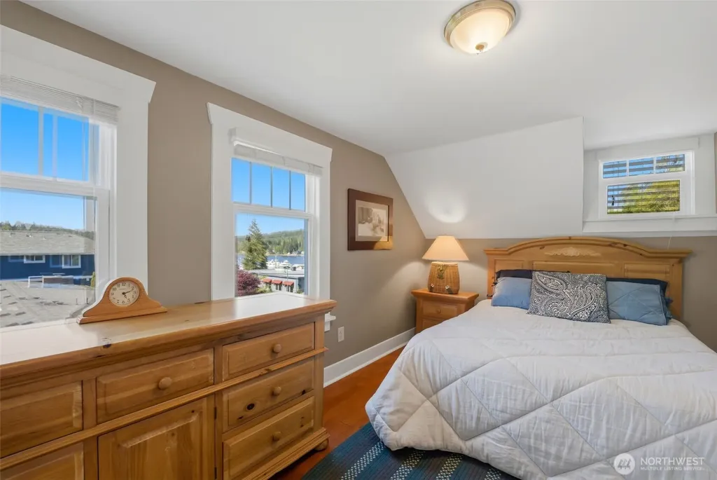 8118 Stinson Avenue Gig Harbor WA 98332