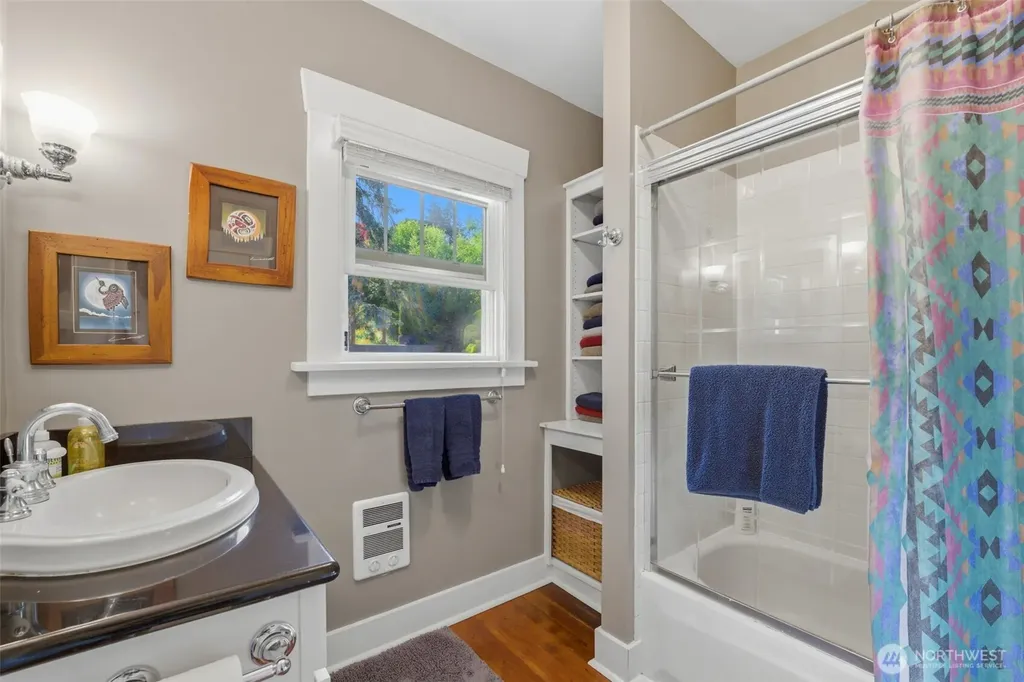 8118 Stinson Avenue Gig Harbor WA 98332