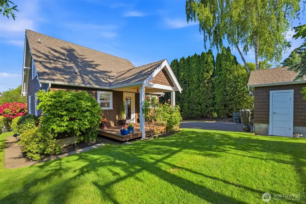 8118 Stinson Avenue Gig Harbor WA 98332