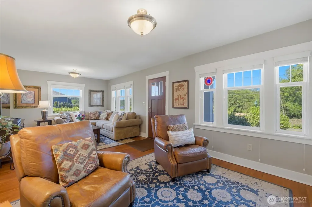 8118 Stinson Avenue Gig Harbor WA 98332